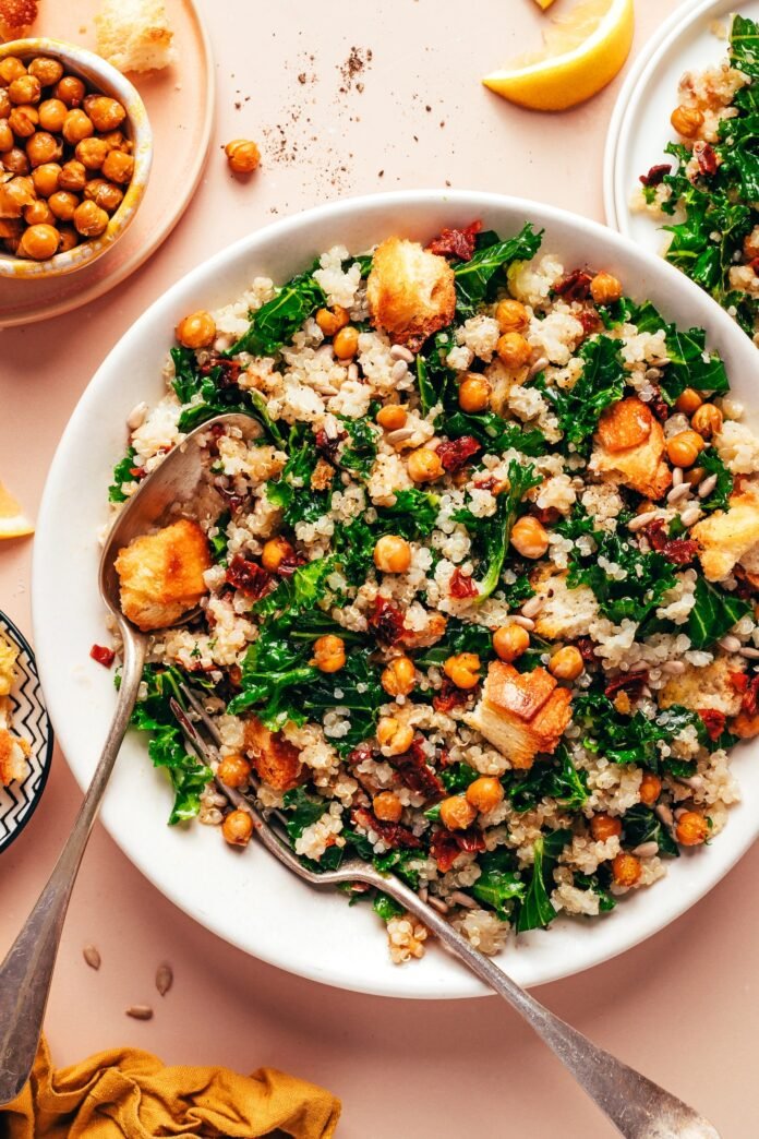 salada-de-couve-de-limao-quinoa-com-grao-de-bico-crocante